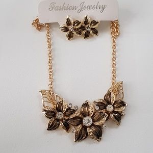 🌹BUY 2 GET 1 FREE 🌹 Necklace and Earrings Set